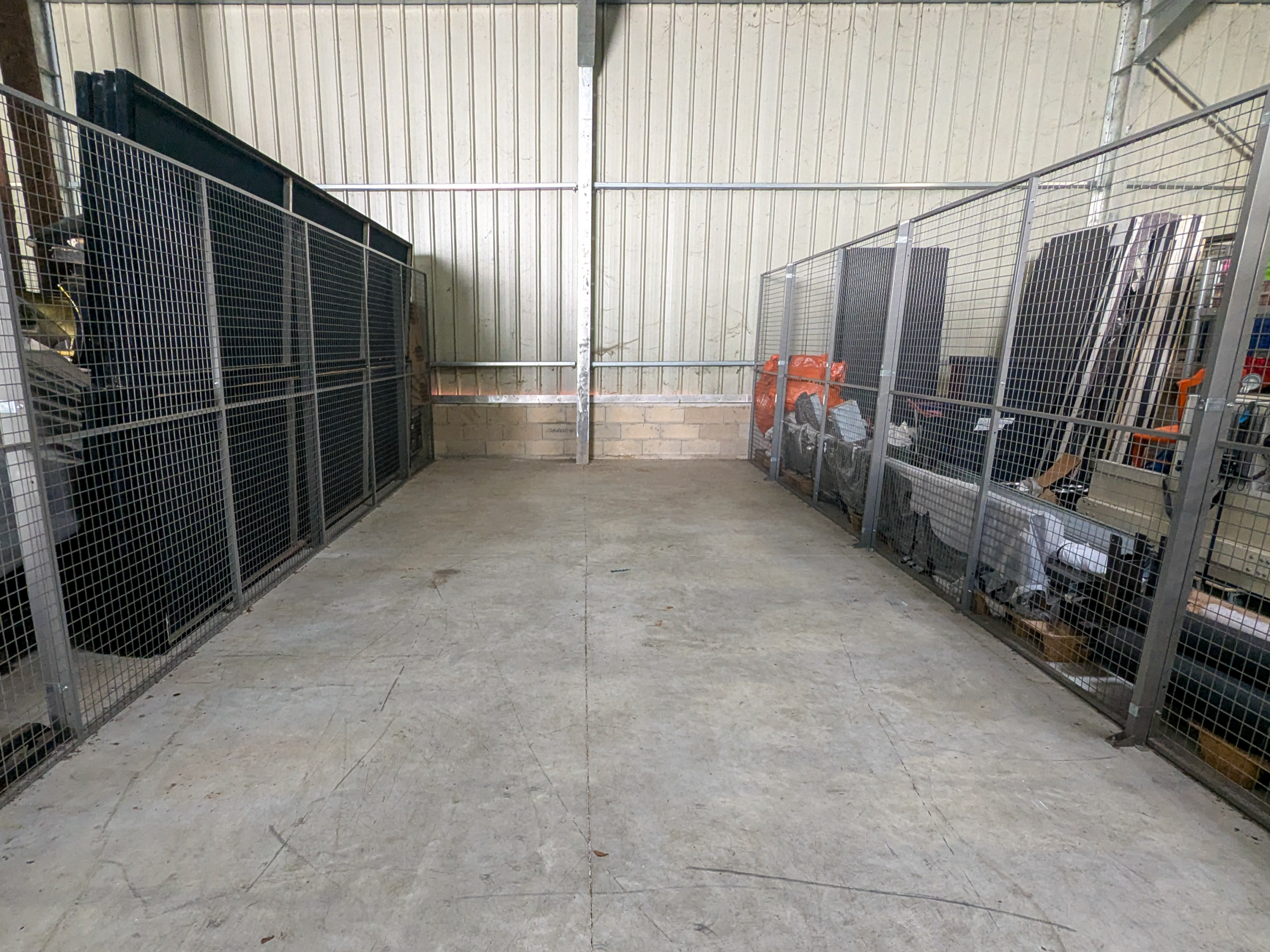 1-6-Entrepot-Beton-Box3