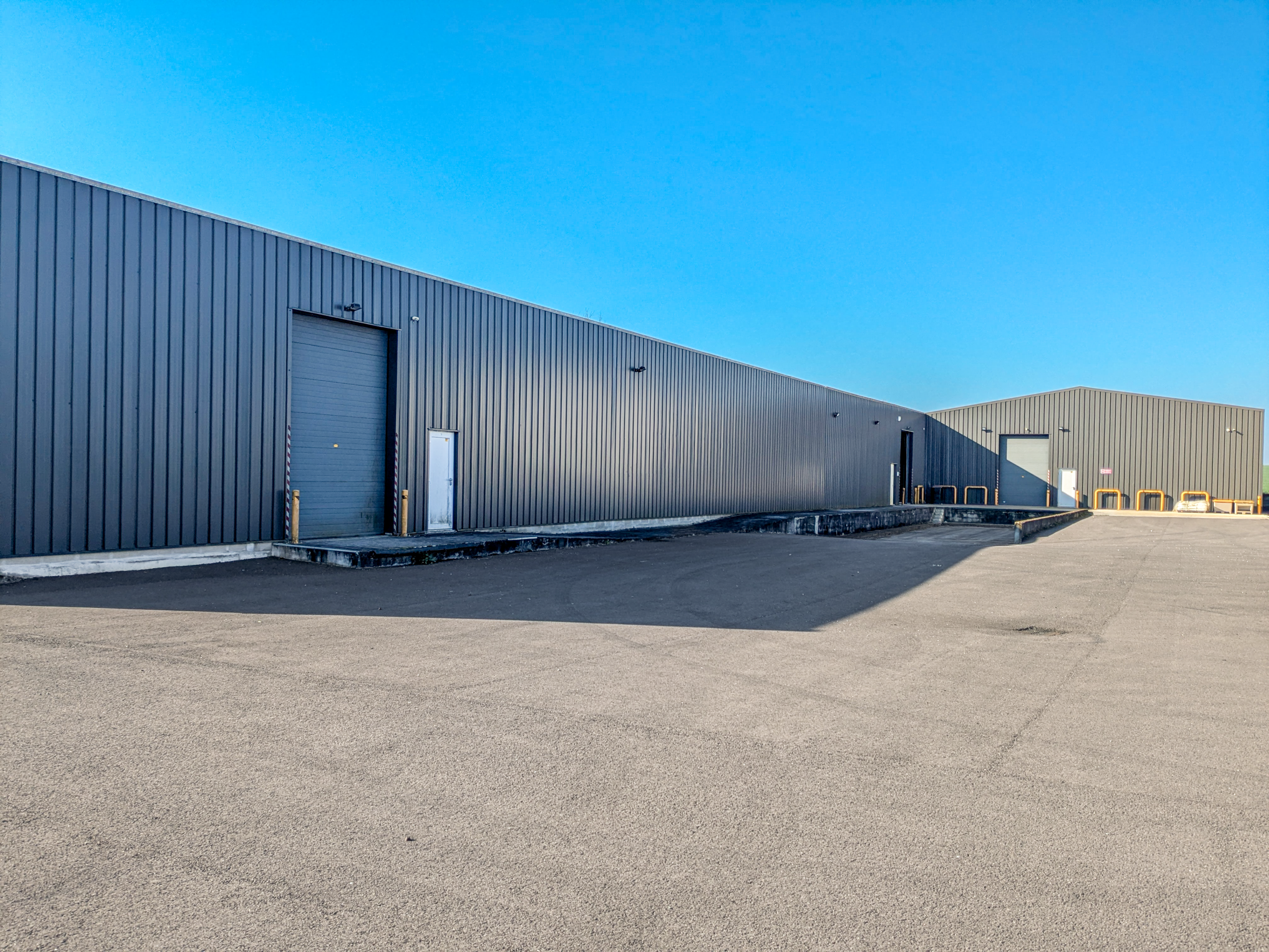 2-Entrepot-Beton-Exterieur